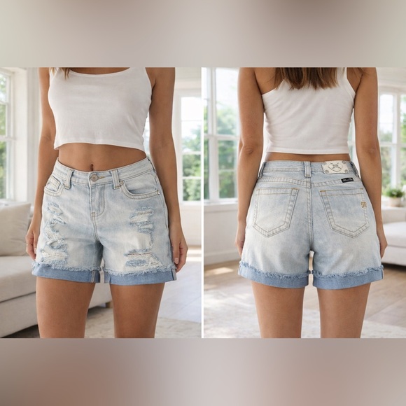 Miss Me Pants - Miss Me Light Blue Distressed Rolled Hem Mid Rise Denim Shorts size 26 GUC